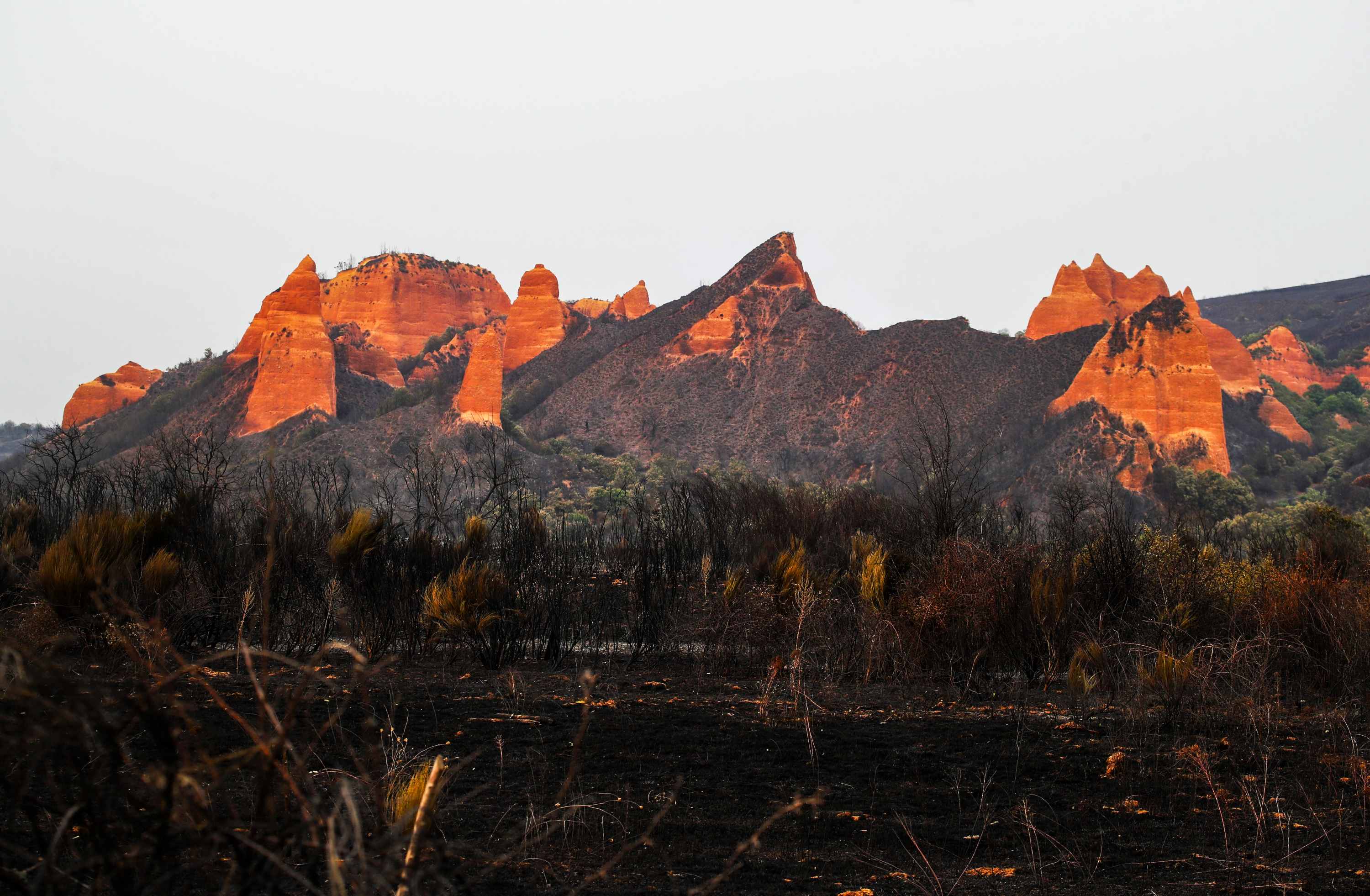Fires burn the natural landscape of Las Médulas